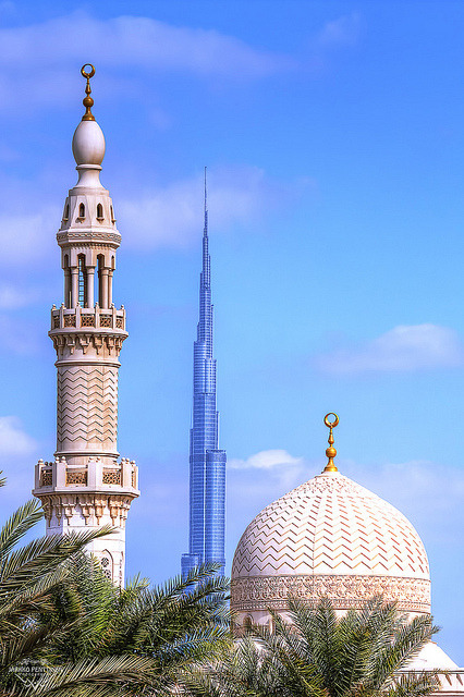 Reaching for the sky, Dubai, United Arab Emirates (by penttja).