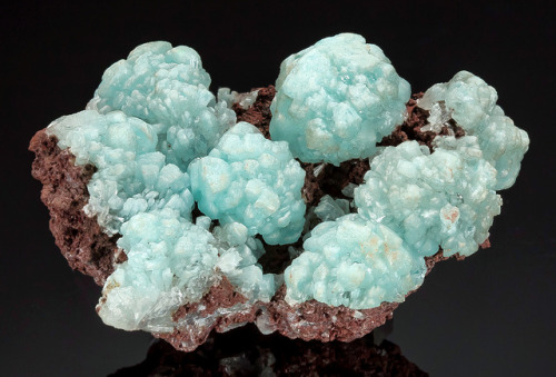  Hemimorphite on Willemite, from the Republic of Congo.