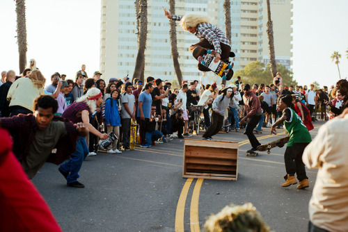 vansskate:Halloween Hellbomb 2018An impromptu hill bomb contest returns to Long Beach with costumes,