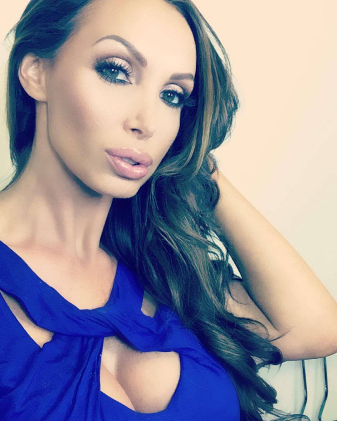 Goodnight world 💋 by nikkibenz
