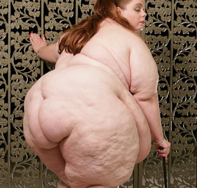 fatssbbwbellies:  ssbbwchicklover:  devillle:  Sammee Matthews  I would love to eat