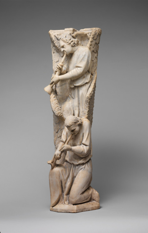 Pilaster of Angels Sounding Trumpets from the Parapet of a Pulpit by Giovanni Pisano, Medieval ArtMe