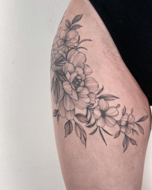 Freehand flowers for Charlotte done @sangbleutattoolondonThanks very much! Bookings & enquirie