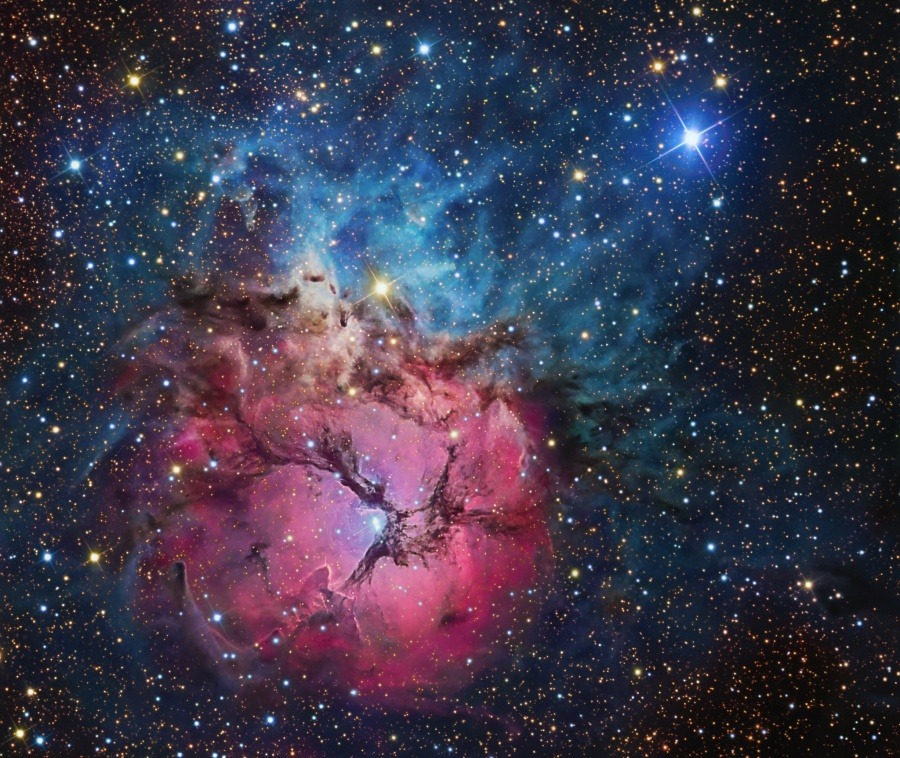 science-junkie:
“M20: Trifid Nebula
”