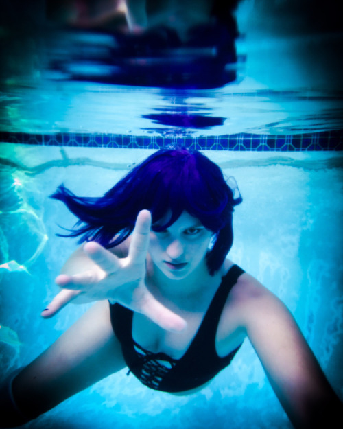 Some more underwater and out of water Motoko!! The first photo feels like a cover to an evanescence 