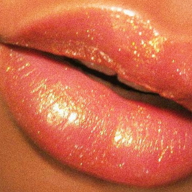 pocicon:         natural lips 