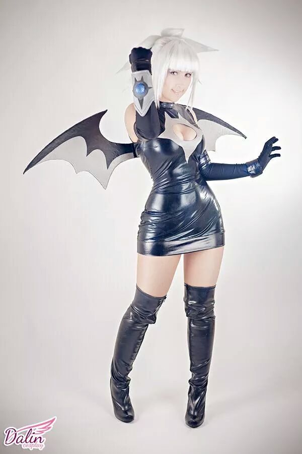 hottestcosplayer:  For the hottest cosplayers on your dashboard everyday, Follow