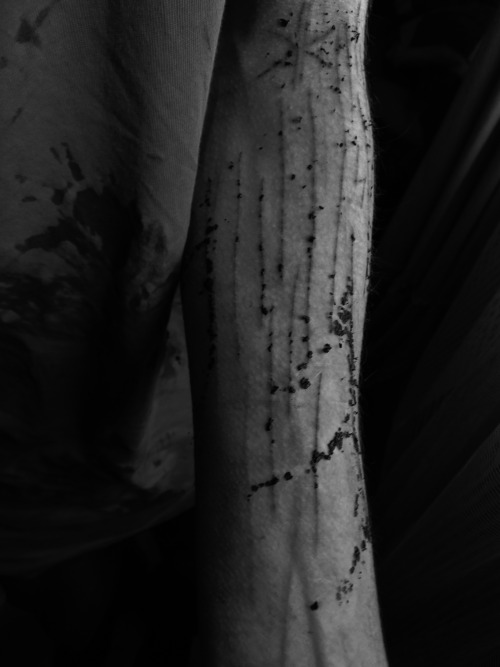 humandisasterss:  Photo session with my boyfriend 