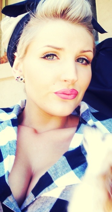 alternative-pinup:  Alternative ModelModel Twitter