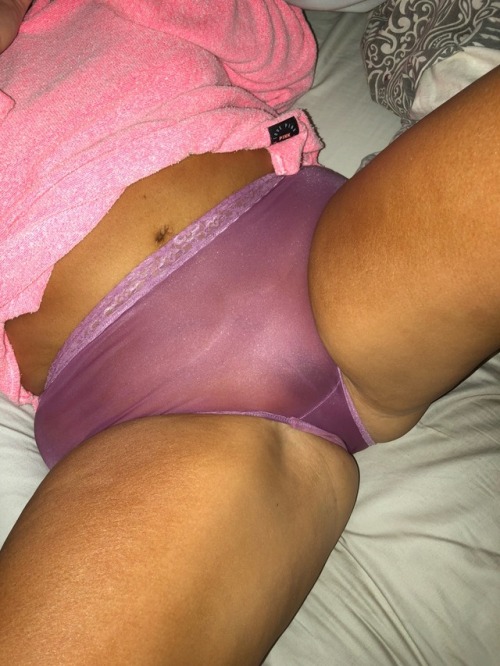 pantytimes: tnj0907: Love to smell thatMmmm