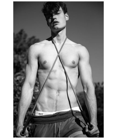 portaavions:  Moritz Hau