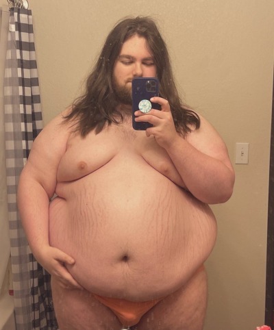 tymorrowland:does this belly make me look porn pictures
