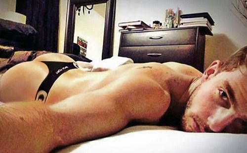 menwearingthongs:  Cute guy in a thong