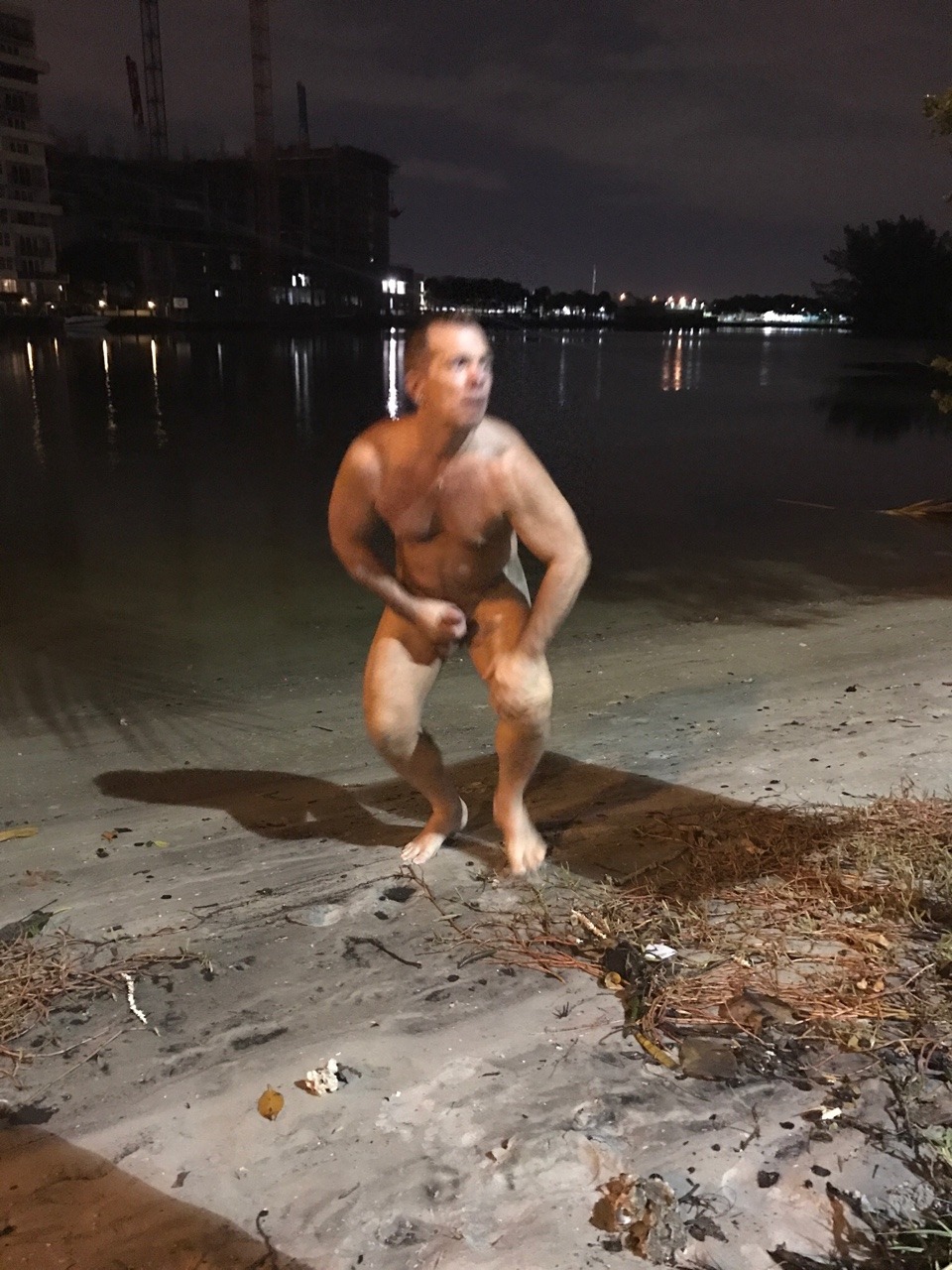 razoruniverse: chronicbator:  Masturbating in public for a complete stranger, who