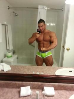 muscle-nerd:  John Aiello