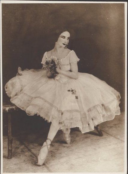 Flashback: Anna Pavlova as Giselle, c.1931. Our version (opening next Saturday) will be in full tech