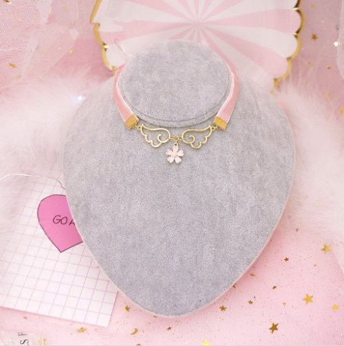 kaonoshi: Faux Pearl Wings Flower Velvet Choker Necklace