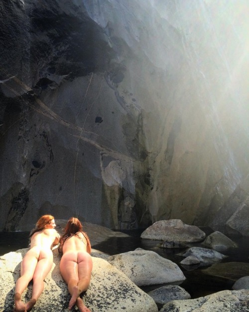 naturalswimmingspirit:ayla.maewaterfallin’. how’s that for #findyourpark? #yosemiterocks #hottiesonh