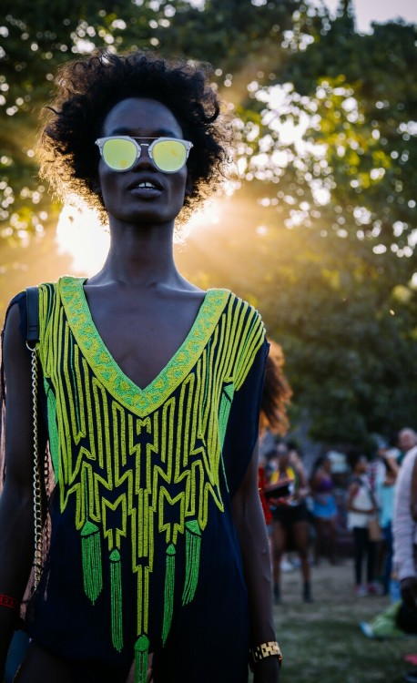 ignorethewhites:  ikeslimster:   AFRO PUNK 016 // DAY 1.PHOTO JOURNAL BY IKE SLIMSTER    MORE ON IG: @SLIMSTERGRAPHY   Honestly. Truly  