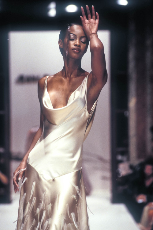 celebritycokenose:  Georgianna Robertson @ Jean-Louis Scherrer Fall/Winter, 1998 Haute Couture  