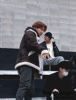 bangtanger:this hair on him