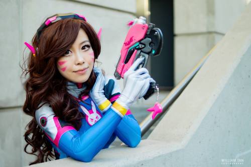 miyuki-cosplay:  Got some new photos of my DVa (Overwatch) cosplay at Anime Expo!Cosplayer: Miyuki Cosplay Photographer: William Tan Photography   dat d.va booty~ ;9