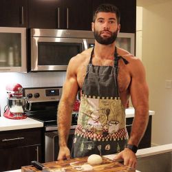 Rdlgn:  Kiss And Fuck Him, He Is The Cook… Rrrr!