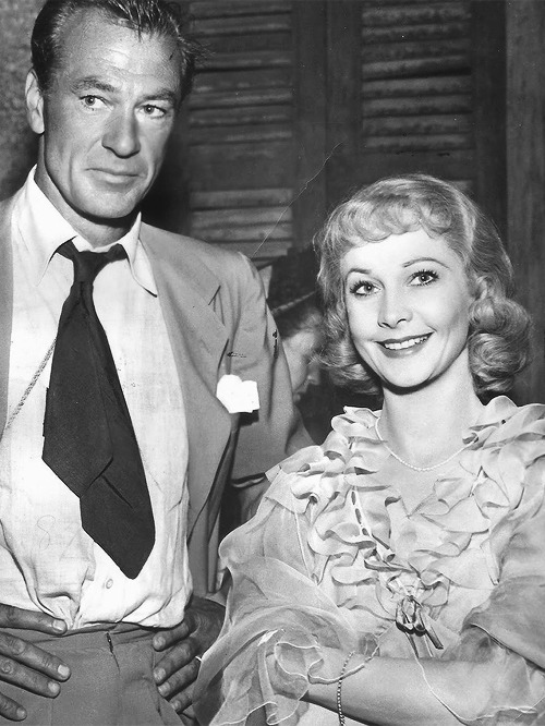 viviensleigh: Gary Cooper visiting Vivien Leigh on the set of A Streetcar Named Desire, 1951