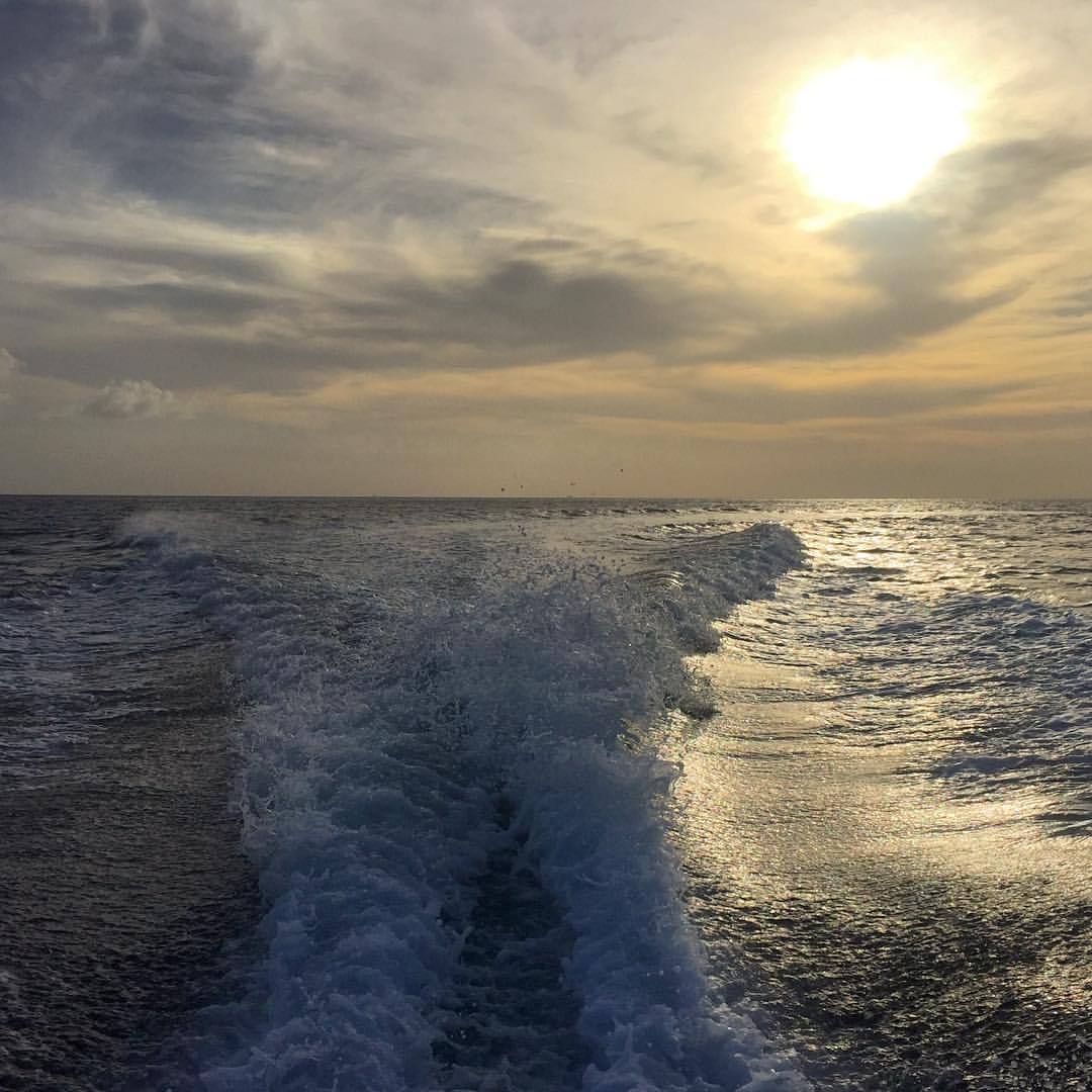 Brilliant #sunsets here on #Curaçao.
#dushikorsou #sunset #sunsetonthewater #lovecitacao