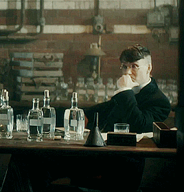 romelzacarnes:  Tommy, when a pikey walks in with hair like that, you’ve gotta