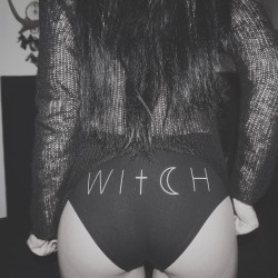 gothicgirls:  nemesisdiviina: Because everyone likes witches and butts ✝ ✝ ✝