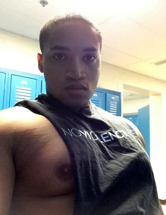 pecsinyourface:  NEW SUBMISSION! Kik me @ theinyourfaceblog or email me @ theinyourfaceblog@gmail.com