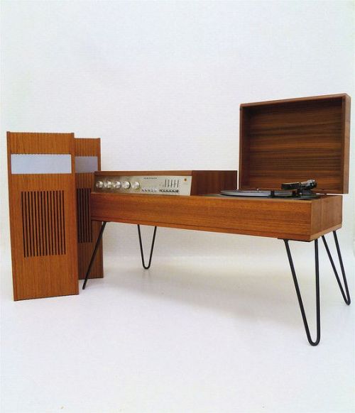 danismm - VINTAGE FERGUSON RECORD PLAYER/RADIO & HAIRPIN...