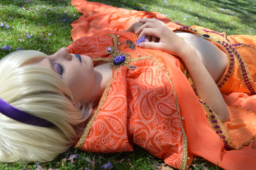 johnssprite:some photos of our beautiful Rose at Fanime 2k14 Photographer: pumpkinetics 