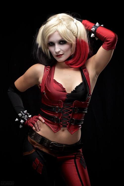 geek-wood:  Arkham City Harley Quinn cosplay by Itty Bitty Geek Photography: Adam Patrick Murray 