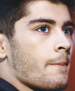 Zayn Malik with blue eyes