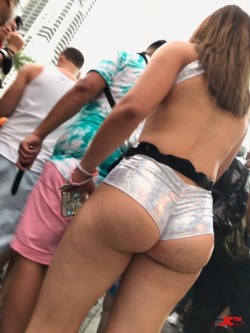 Big Ass In Public