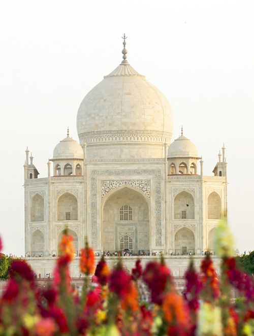 Taj Mahal (Islamic Architecture)Originally found on: anisanafisah