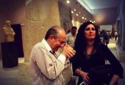 donia-alshetairy:  An Iraqi man cries at the British Museum when he sees his country’s cultural heritage on display. 💔💔💔 