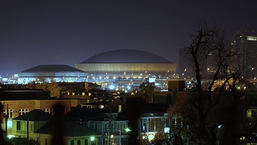 Mysterious ‘abnormality’ to blame for Super Bowl blackout      Yet as the lights went out in the Superdome, social media lit up like crazy.