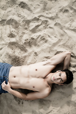 hotfamous-men:  Yoshi Sudarso