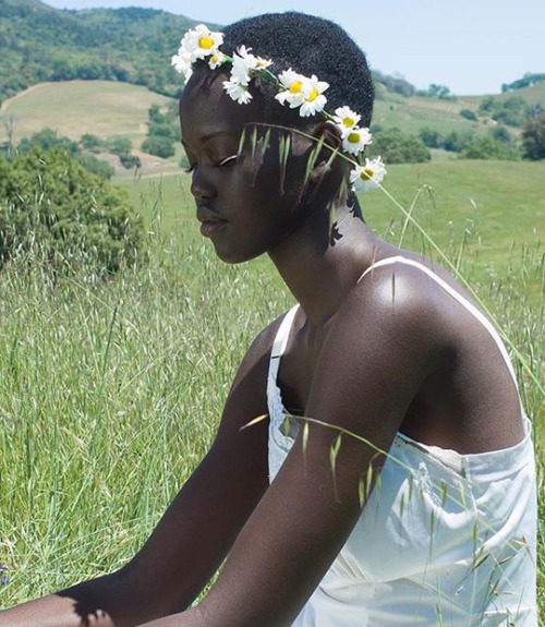 accras: Adut Akech in Marc Jacobs Fragrances