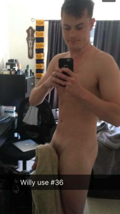 saveyouforlater:  Aussie party boy nude