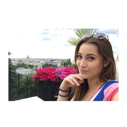 missdanidaniels:  #Budapest #BudaCastle  Shes wifey material