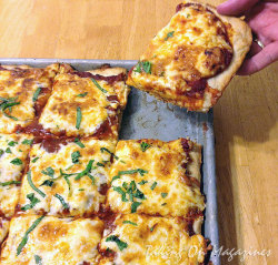 in-my-mouth:  Sheet Pan Pizza