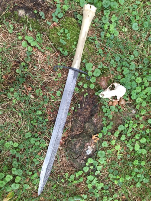 lunarlightforge:This sword is available!! It will come without a sheath. Unless you’d like one