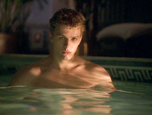 diesenmomentbehalten:  if I only touch the same pool as him, life would be completed