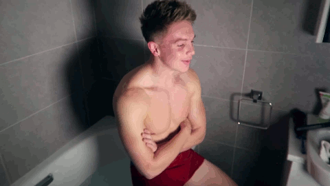 male-celebs-naked:  Joe Weller