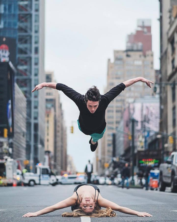 mymodernmet:  Breathtaking Portraits Capture Ballet’s Finest Dancing on the Streets