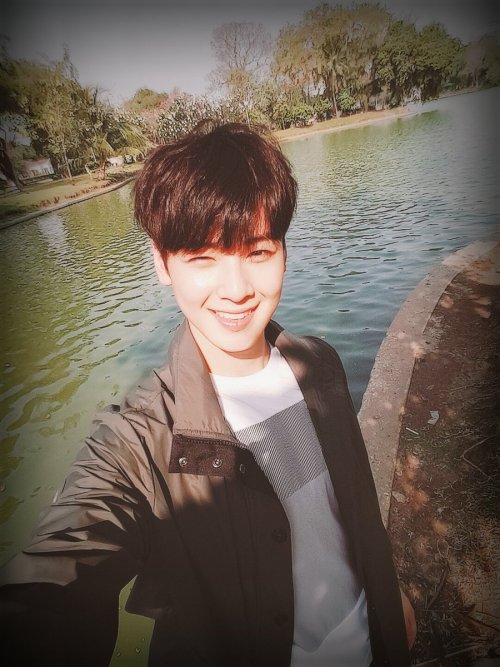 astrodaily:  [170215 ASTRO TWITTER UPDATE]차모닝 in BK😆 예스예스[TRANS]ChaMorning in BK😆 Yes Yestrans via astrodaily